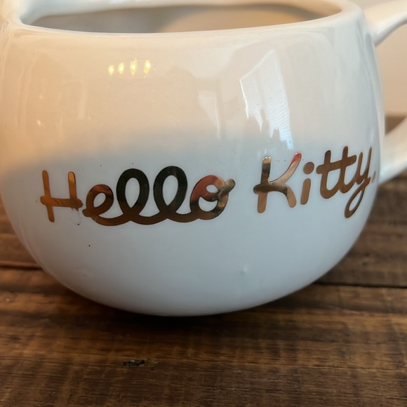 Hello Kitty Face Sculpted Mug - Picture 4 of 4